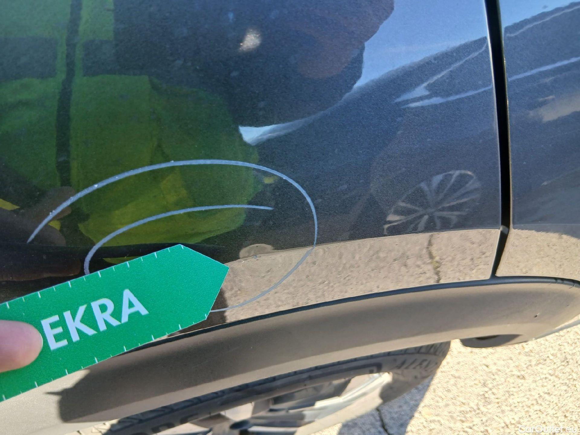  Peugeot  2008 PEUGEOT  / 2019 / 5P / todoterreno Allure Pack Puretech 130 S&S EAT8 (CM2) #23