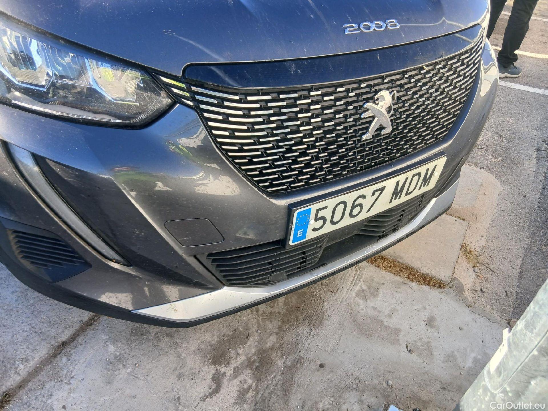  Peugeot  2008 PEUGEOT  / 2019 / 5P / todoterreno Allure Pack Puretech 130 S&S EAT8 (CM2) #10