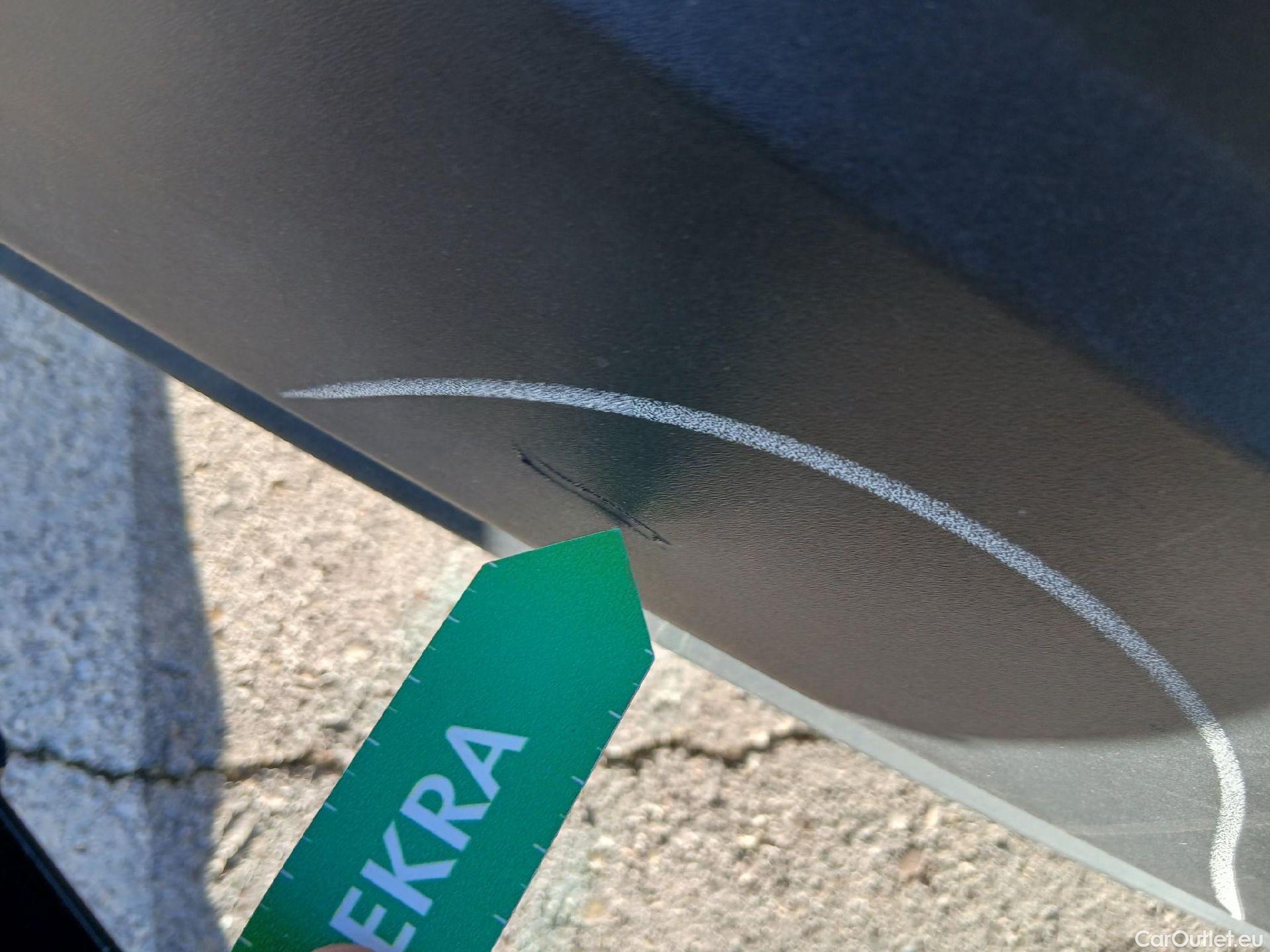  Peugeot  2008 PEUGEOT  / 2019 / 5P / todoterreno Allure Pack Puretech 130 S&S EAT8 (CM2) #22