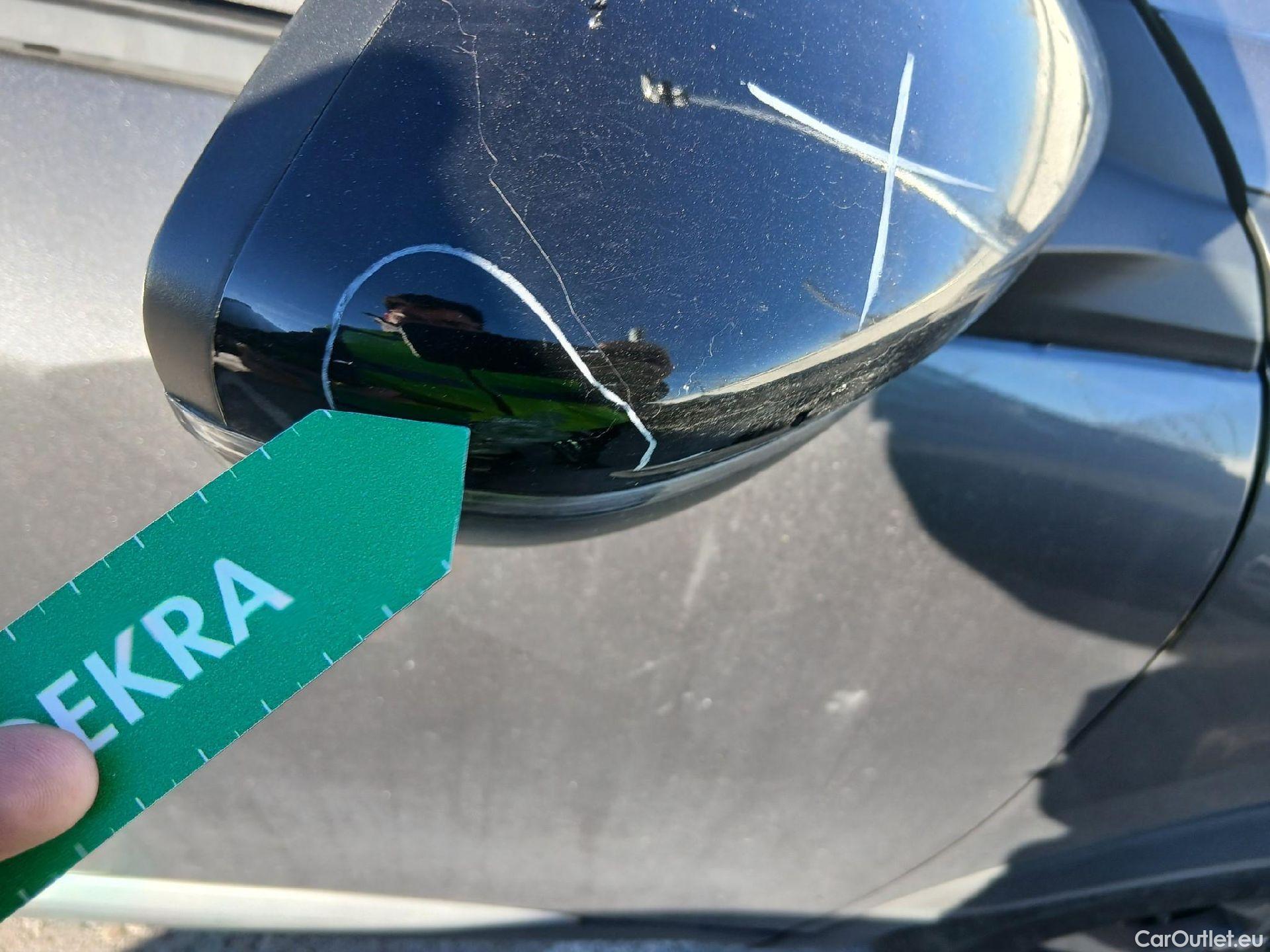  Peugeot  2008 PEUGEOT  / 2019 / 5P / todoterreno Allure Pack Puretech 130 S&S EAT8 (CM2) #26