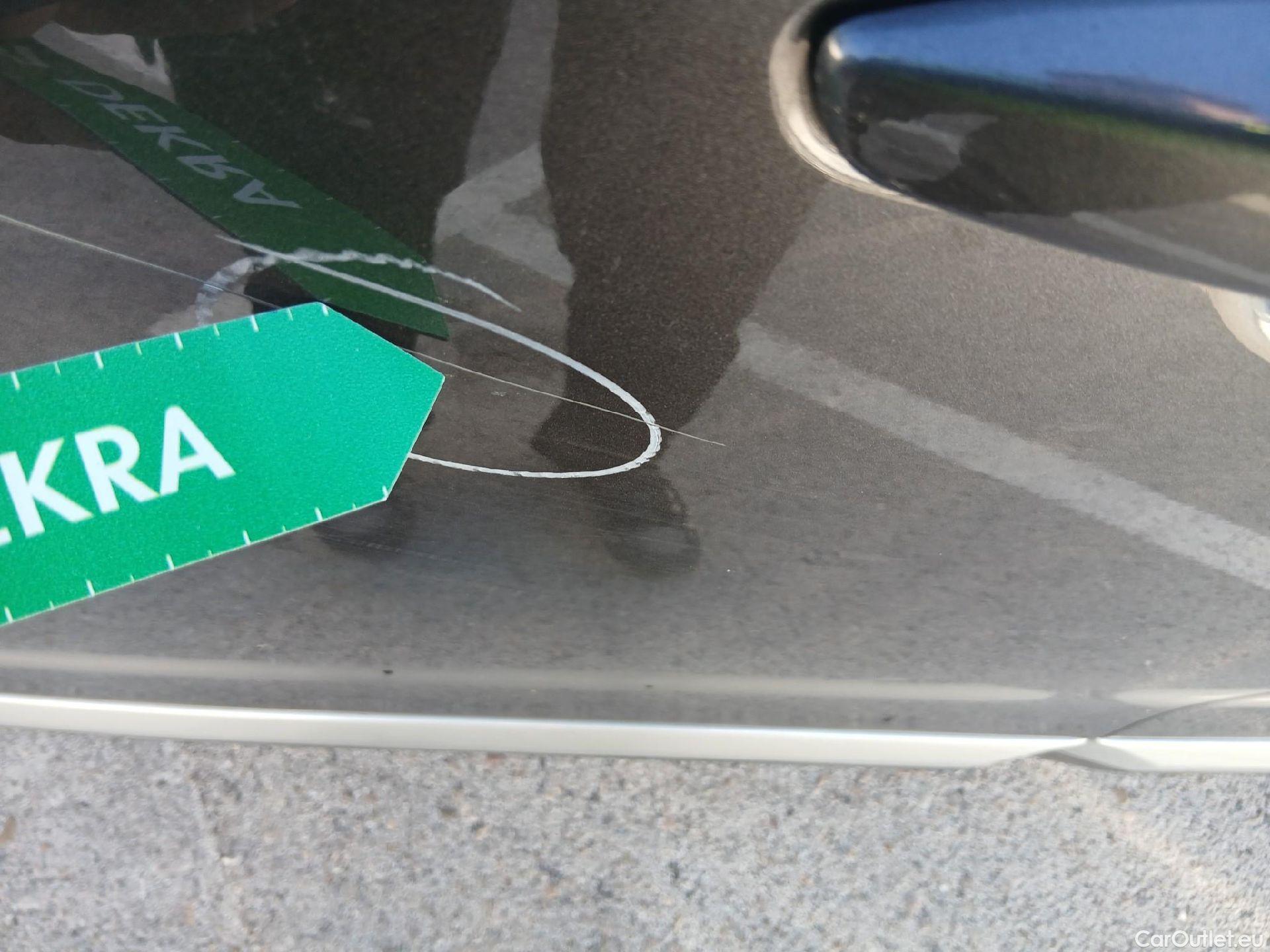  Peugeot  2008 PEUGEOT  / 2019 / 5P / todoterreno Allure Pack Puretech 130 S&S EAT8 (CM2) #16