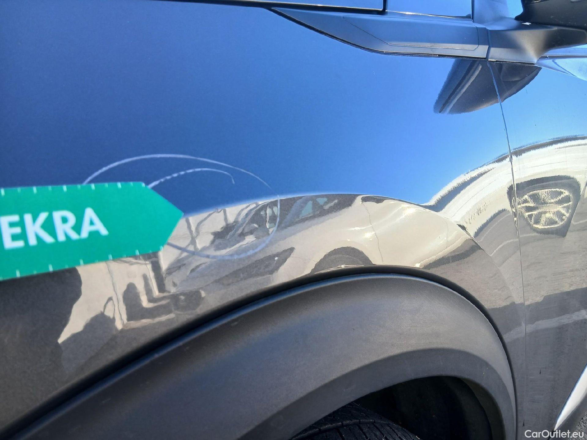  Peugeot  2008 PEUGEOT  / 2019 / 5P / todoterreno Allure Pack Puretech 130 S&S EAT8 (CM2) #13