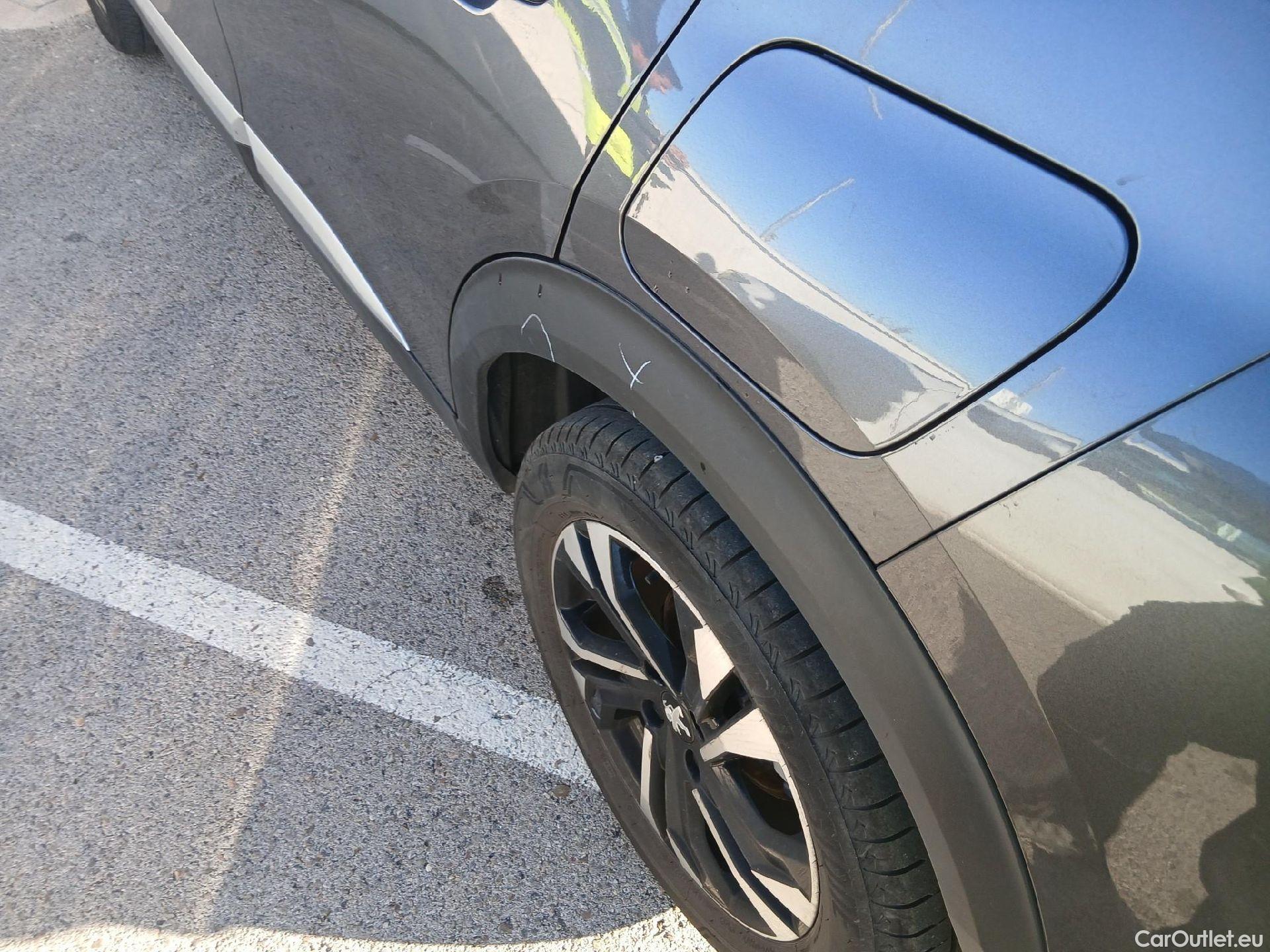  Peugeot  2008 PEUGEOT  / 2019 / 5P / todoterreno Allure Pack Puretech 130 S&S EAT8 (CM2) #20