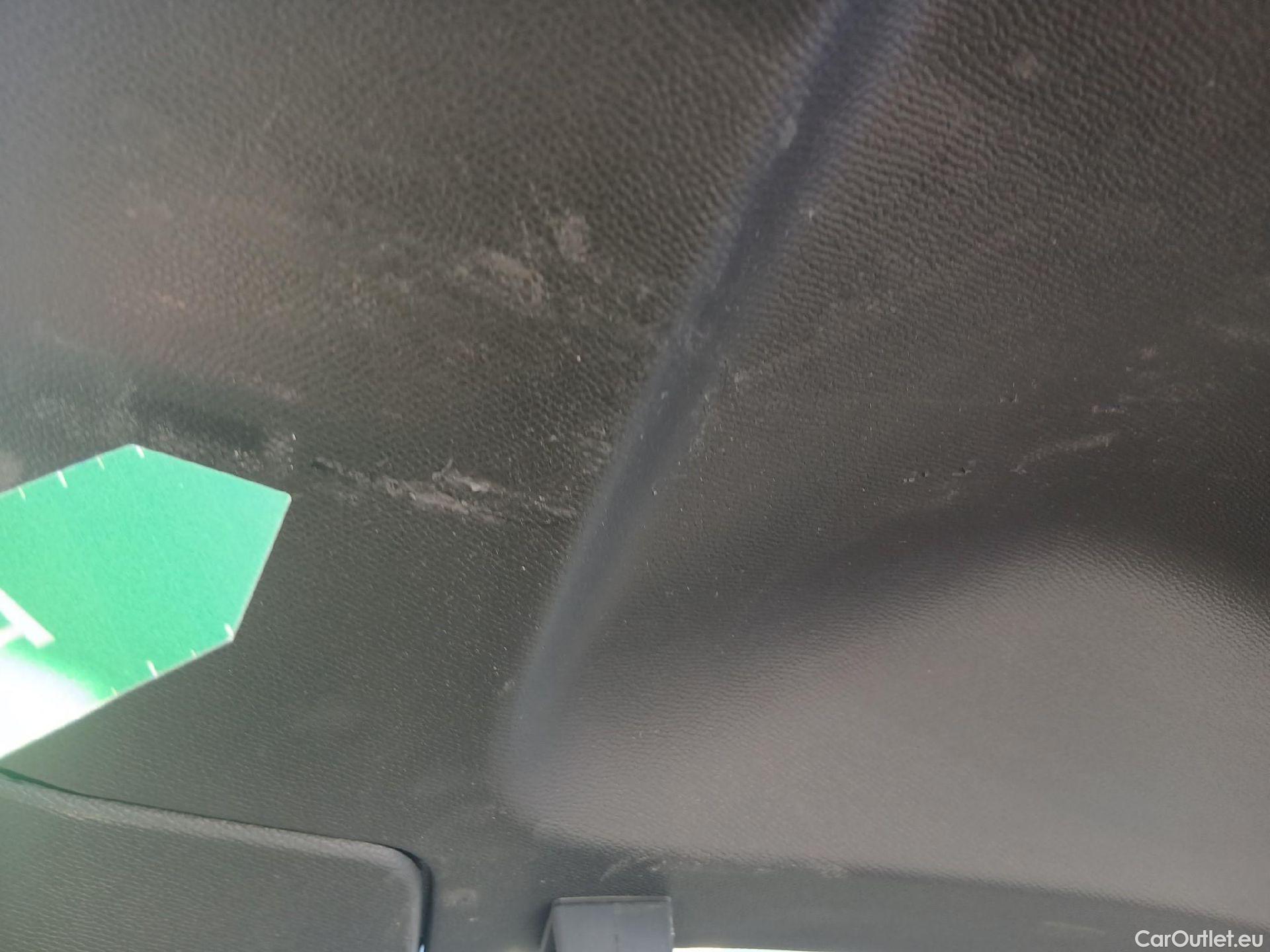  Peugeot  2008 PEUGEOT  / 2019 / 5P / todoterreno Allure Pack Puretech 130 S&S EAT8 (CM2) #4