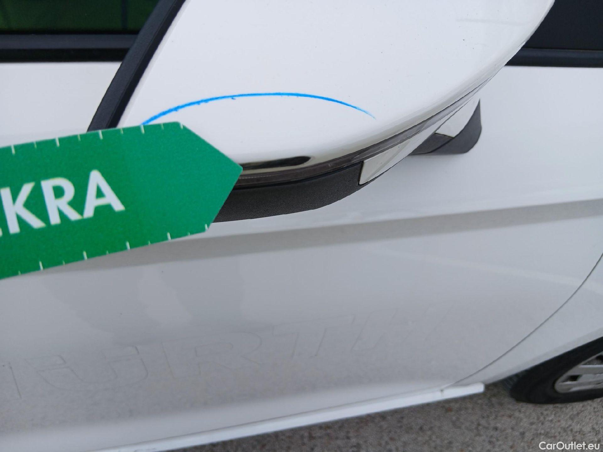  Seat  Ibiza SEAT  / 2017 / 5P / berlina con portón 1.0 MPI 59kW (80CV) Reference Plus(SP) #33