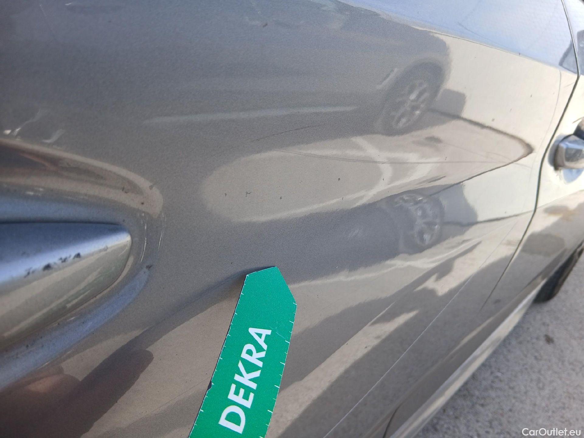  Peugeot  208 PEUGEOT  / 2019 / 5P / berlina con portón PureTech 73kW (100CV) Active Pack #38