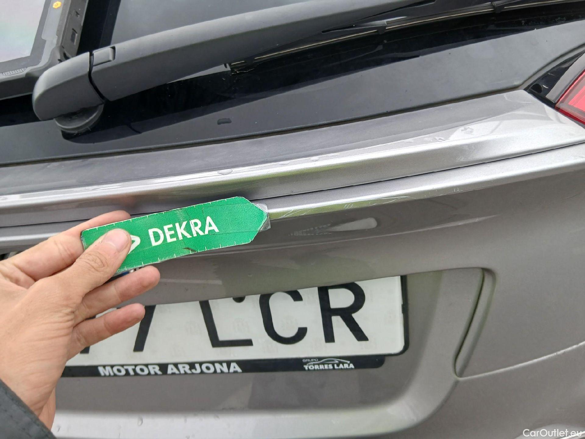  Toyota  C-HR TOYOTA  / 2016 / 5P / todoterreno 1.8 125H Advance (CX) #14