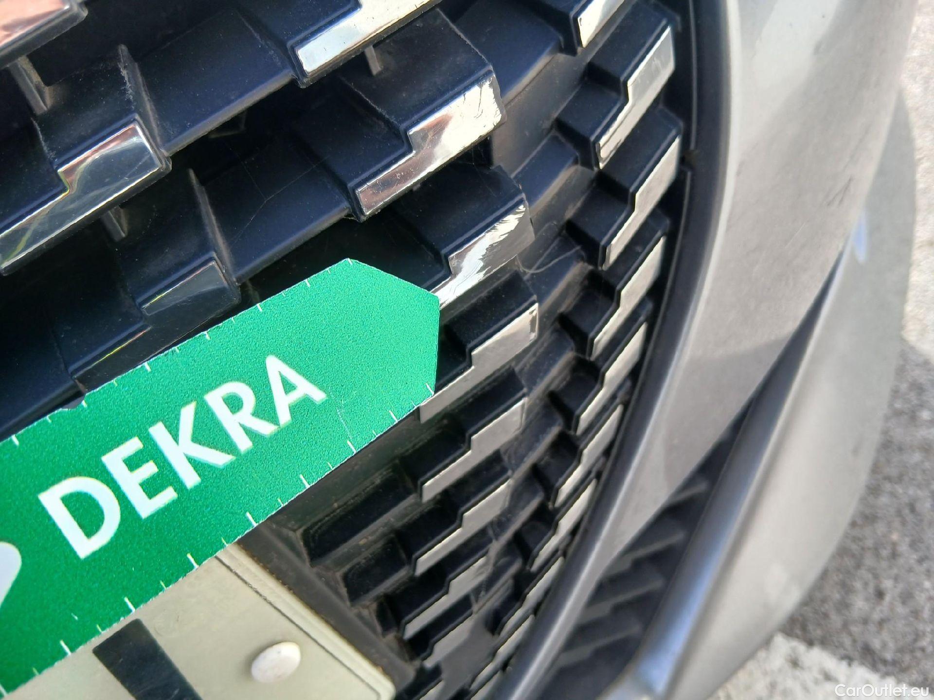  Peugeot  208 PEUGEOT  / 2019 / 5P / berlina con portón PureTech 73kW (100CV) Active Pack #5