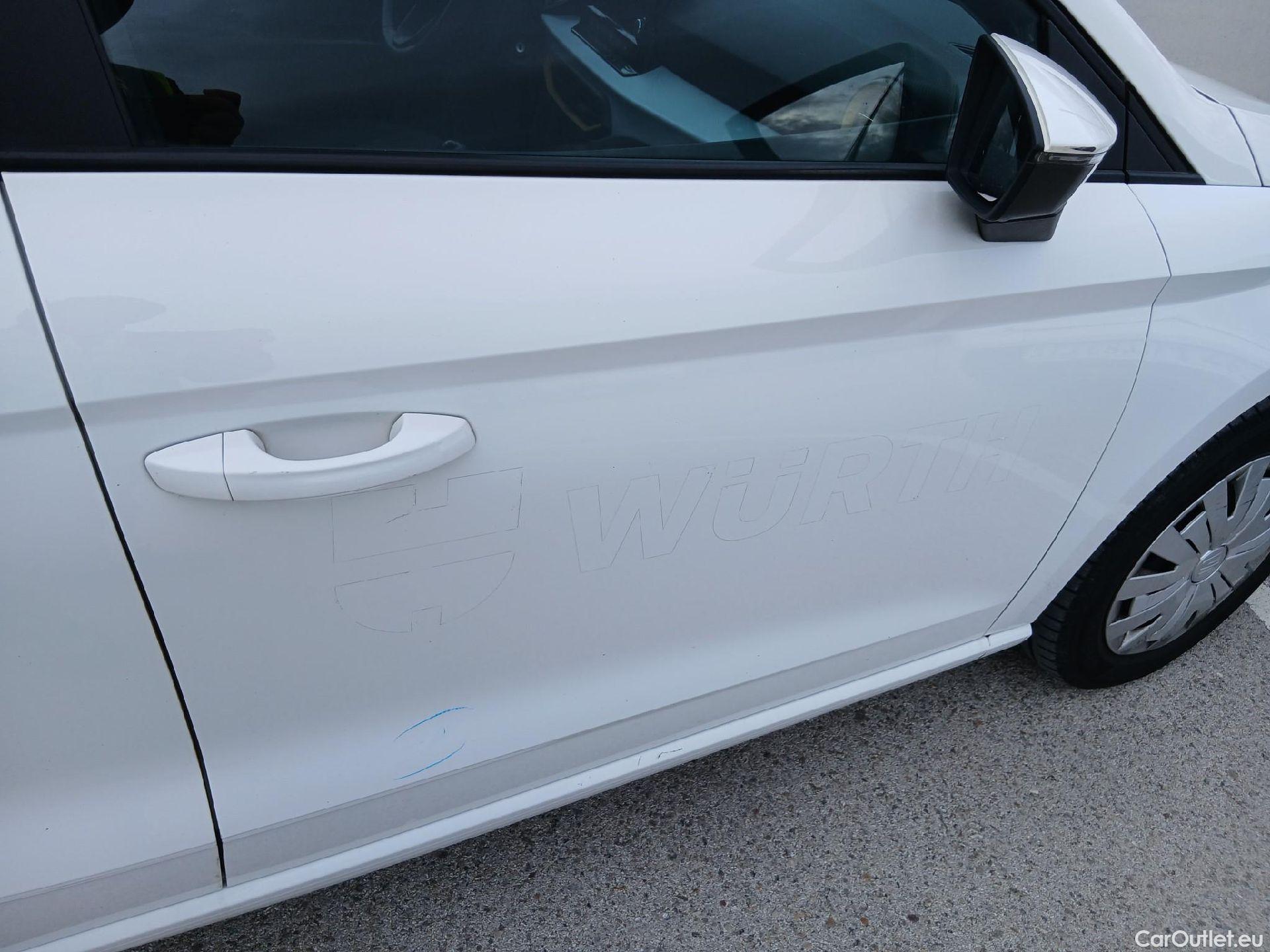  Seat  Ibiza SEAT  / 2017 / 5P / berlina con portón 1.0 MPI 59kW (80CV) Reference Plus(SP) #32