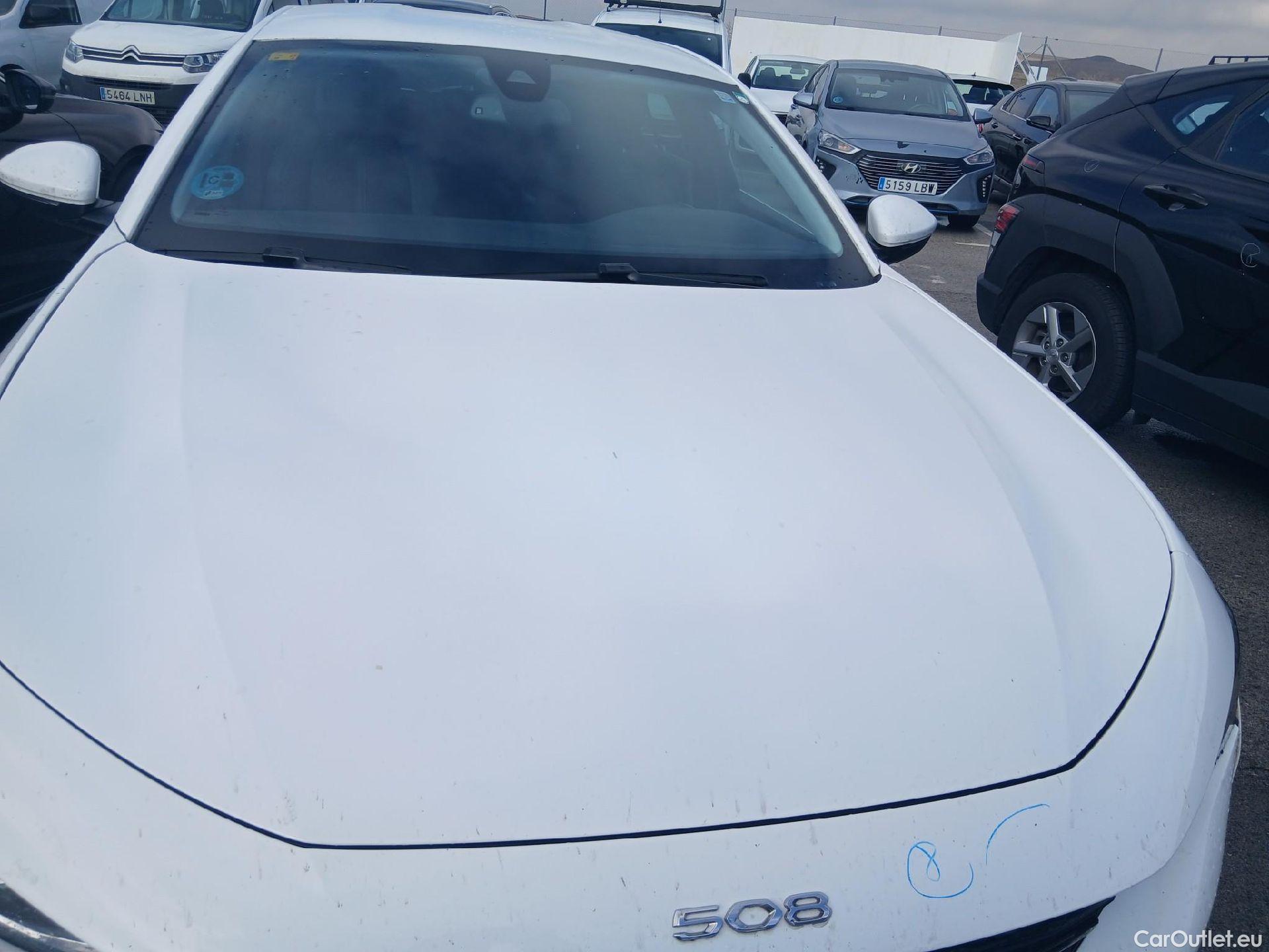  Peugeot  508 PEUGEOT  / 2018 / 5P / berlina con portón 5P Allure BlueHDi 120kW (160) S&S EAT8 #9