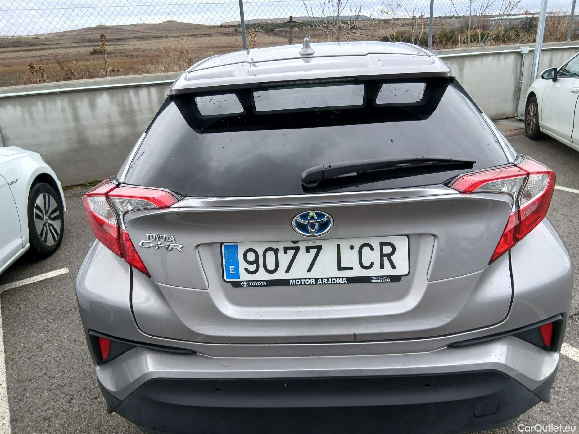  Toyota  C-HR TOYOTA  / 2016 / 5P / todoterreno 1.8 125H Advance (CX) #13