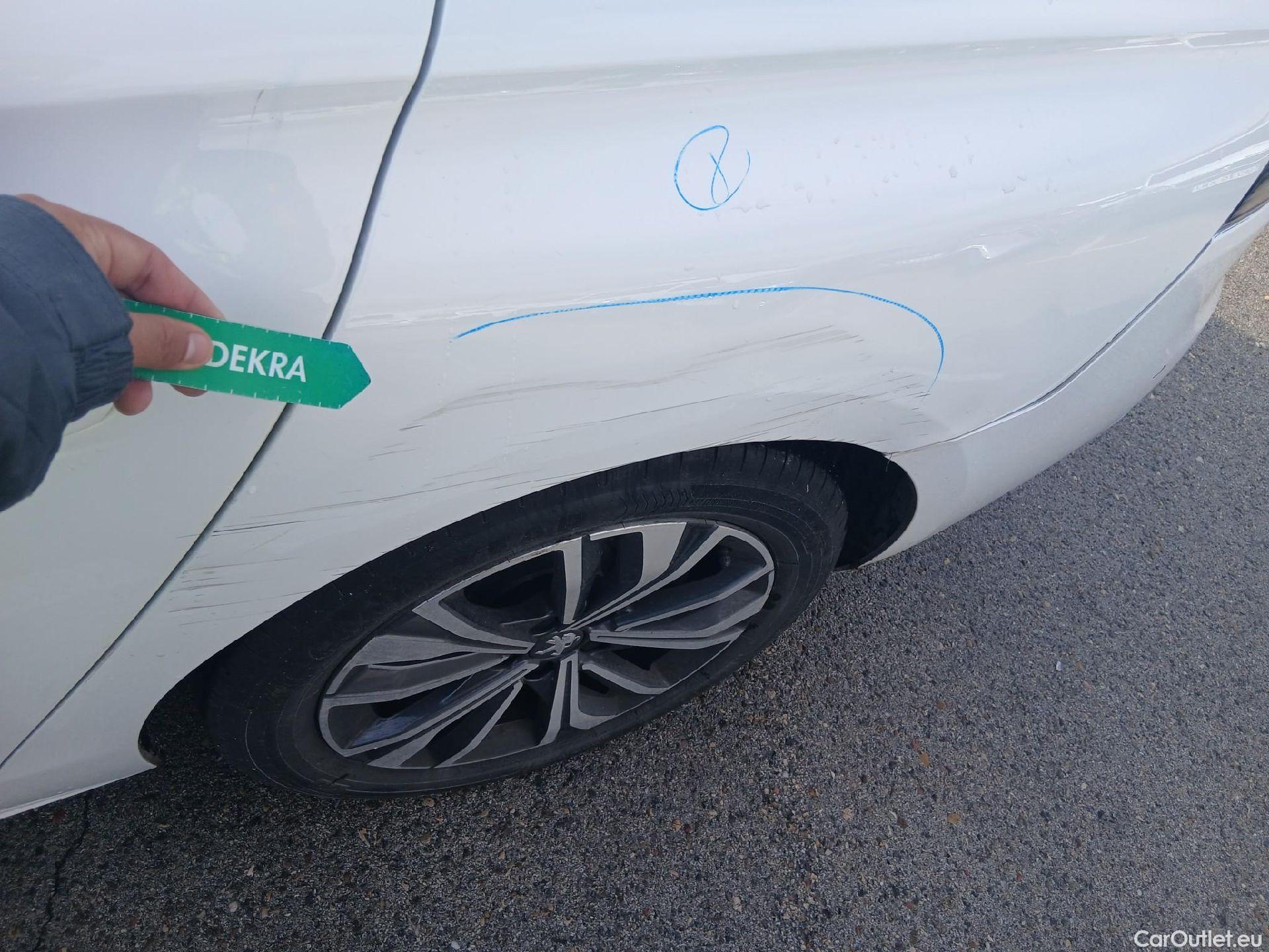  Peugeot  508 PEUGEOT  / 2018 / 5P / berlina con portón 5P Allure BlueHDi 120kW (160) S&S EAT8 #20