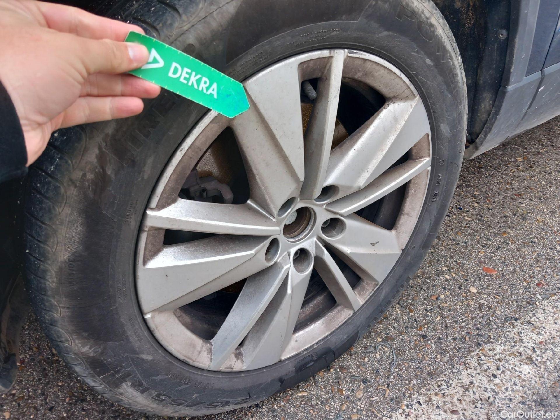  Skoda  Karoq SKODA  / 2017 / 5P / todoterreno 2.0 TDI 85kW (115CV) Ambition #6