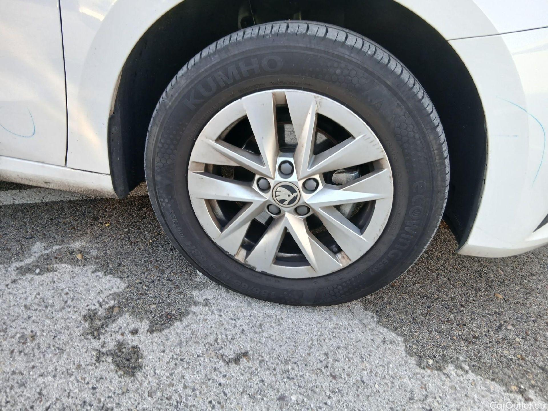  Skoda  Fabia  Essence 1.0 TSI 95CV MT5 6E #18