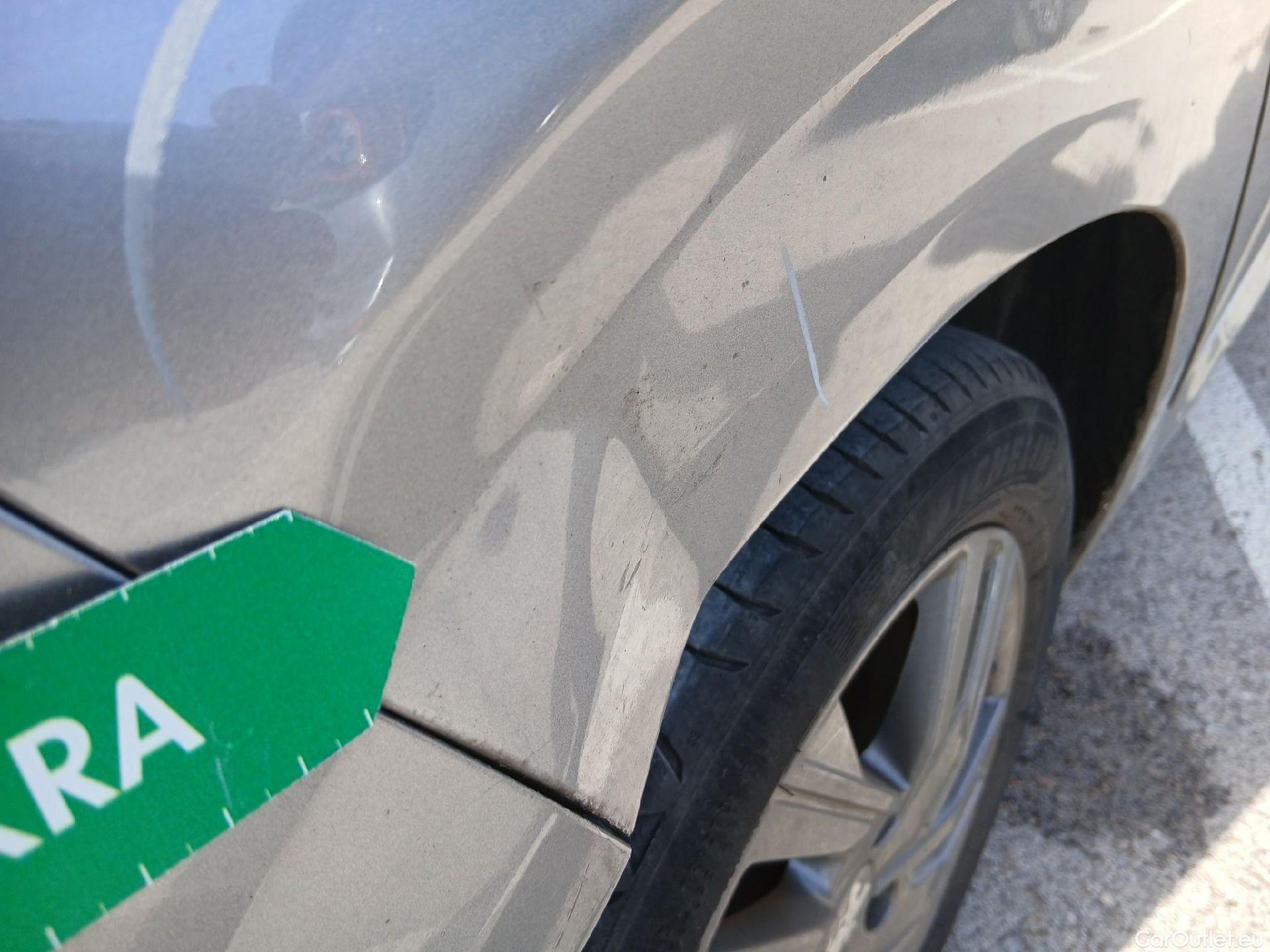  Peugeot  208 PEUGEOT  / 2019 / 5P / berlina con portón PureTech 73kW (100CV) Active Pack #34