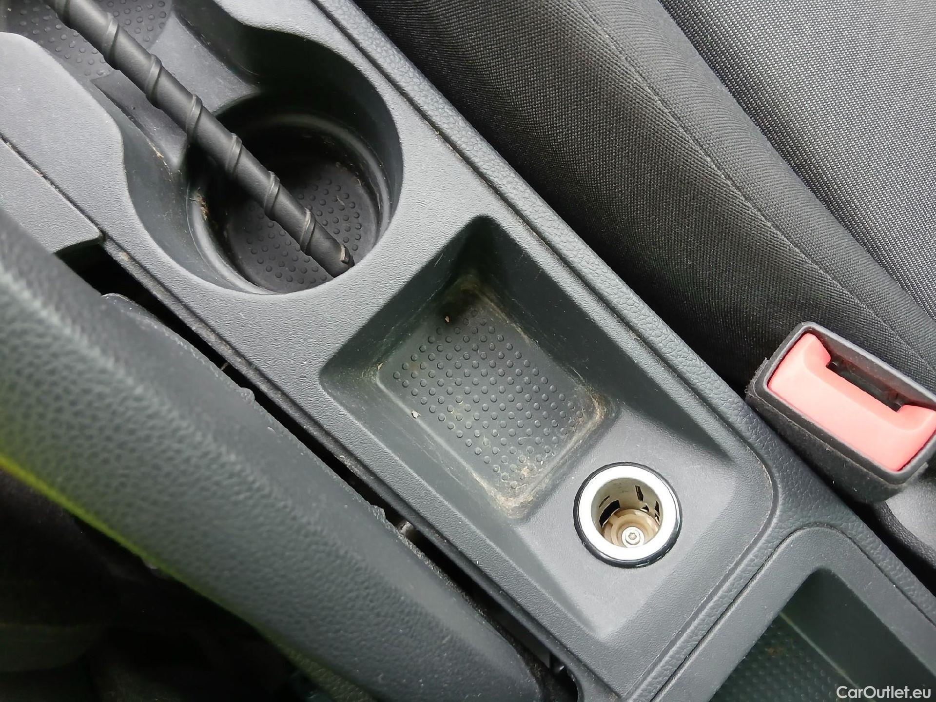  Seat  Ibiza SEAT  / 2017 / 5P / berlina con portón 1.0 MPI 59kW (80CV) Reference Plus(SP) #6