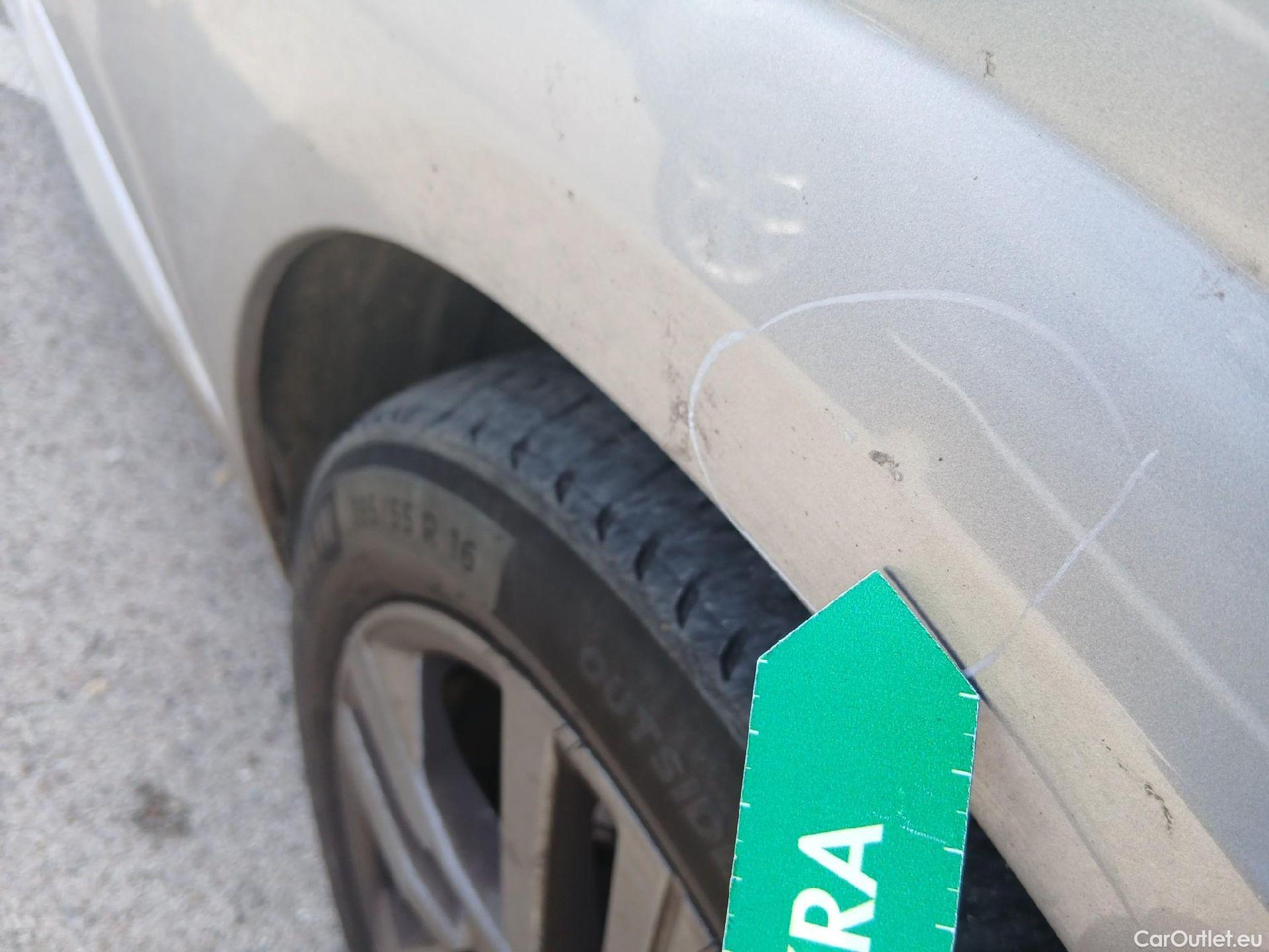  Peugeot  208 PEUGEOT  / 2019 / 5P / berlina con portón PureTech 73kW (100CV) Active Pack #44