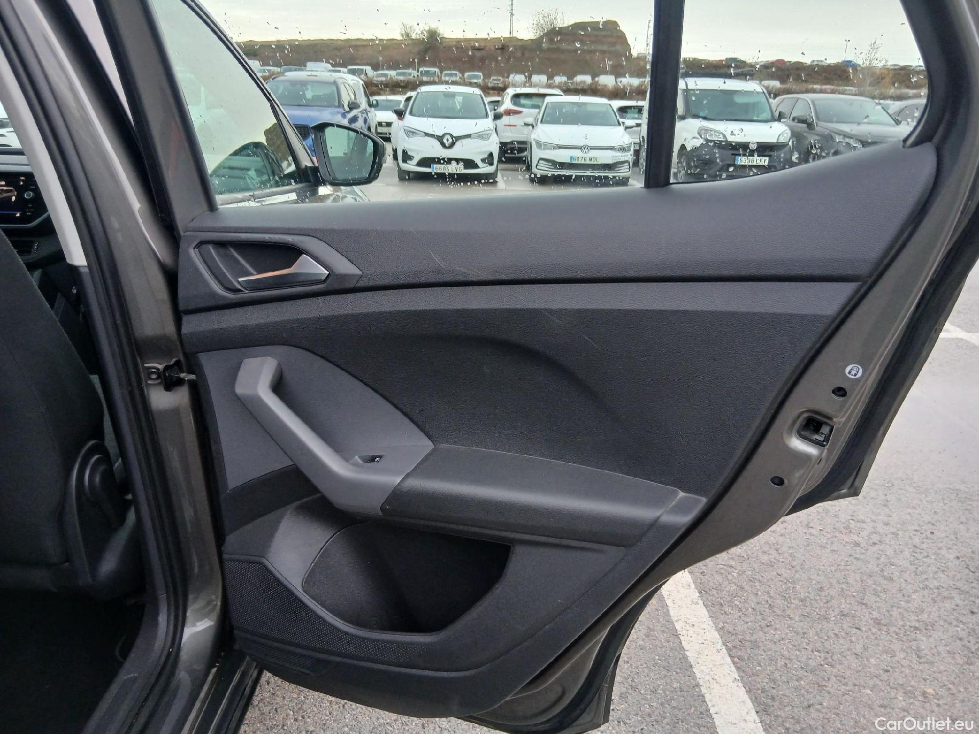  Volkswagen  T-CROSS VOLKSWAGEN  / 2018 / 5P / todoterreno Advance 1.0 TSI 85kW (115CV) DSG (AC) #35