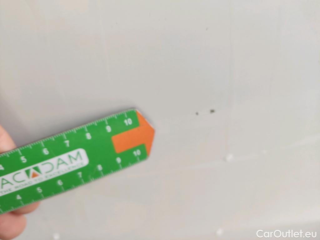  Toyota  Yaris TOYOTA  / 2020 / 5P / berlina con portón 1.5 120H Business Plus #26