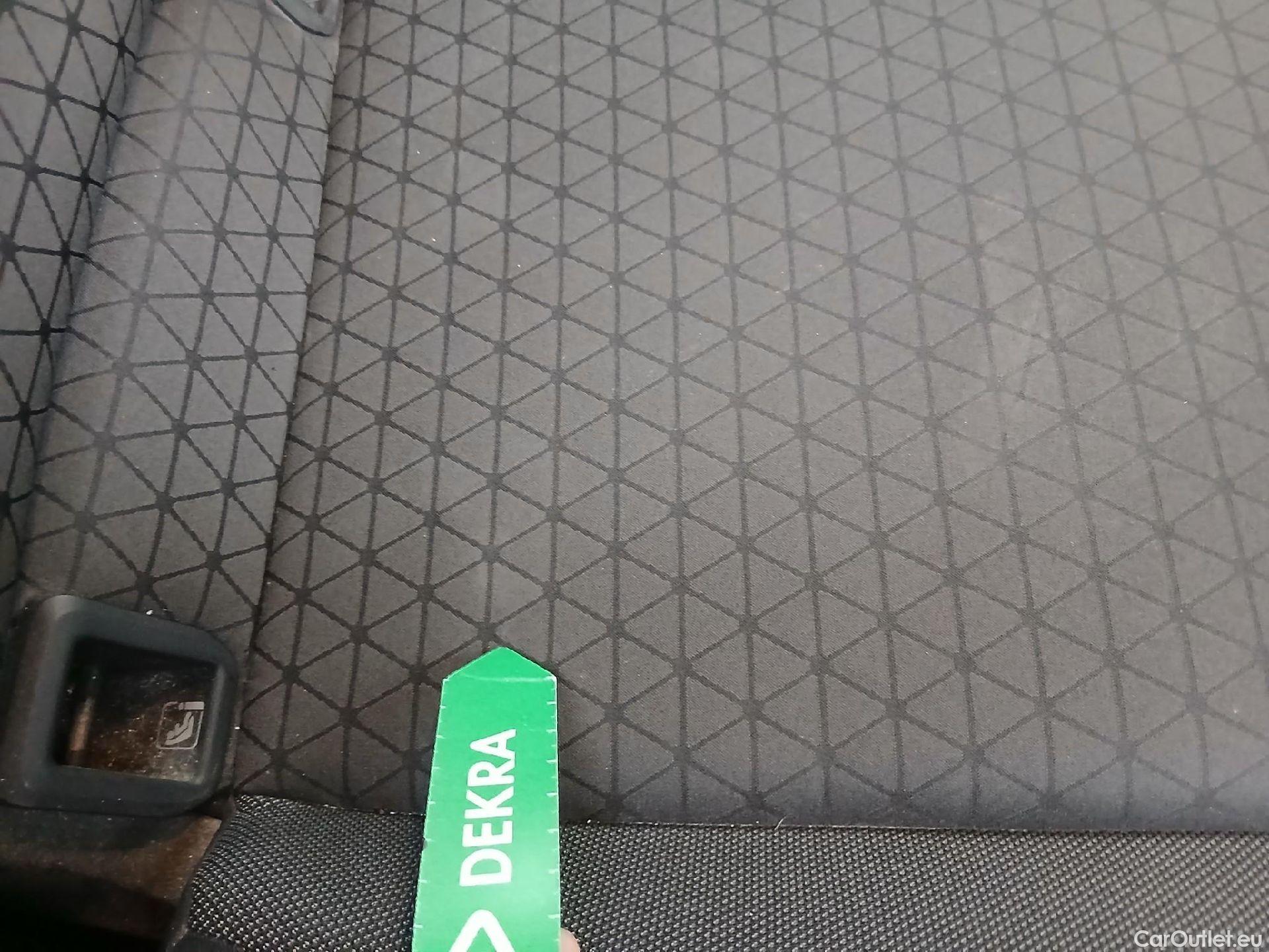  Volkswagen  T-CROSS VOLKSWAGEN  / 2018 / 5P / todoterreno Advance 1.0 TSI 85kW (115CV) DSG (AC) #33