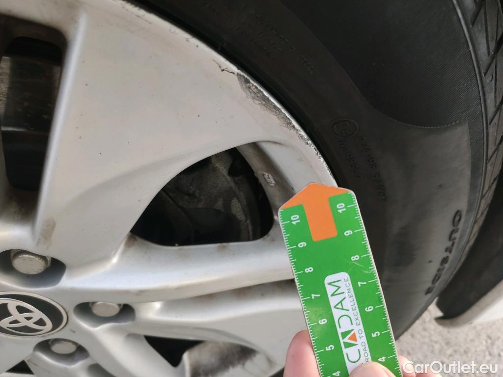  Toyota  Yaris TOYOTA  / 2020 / 5P / berlina con portón 1.5 120H Business Plus #16