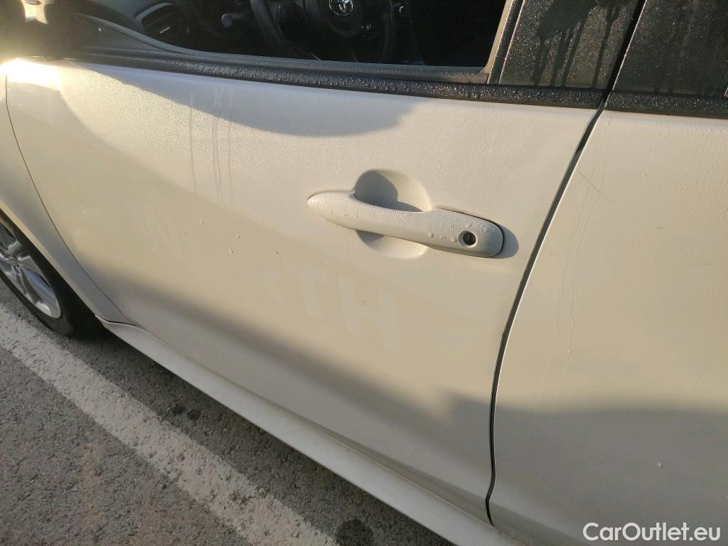  Toyota  Yaris TOYOTA  / 2020 / 5P / berlina con portón 1.5 120H Business Plus #17