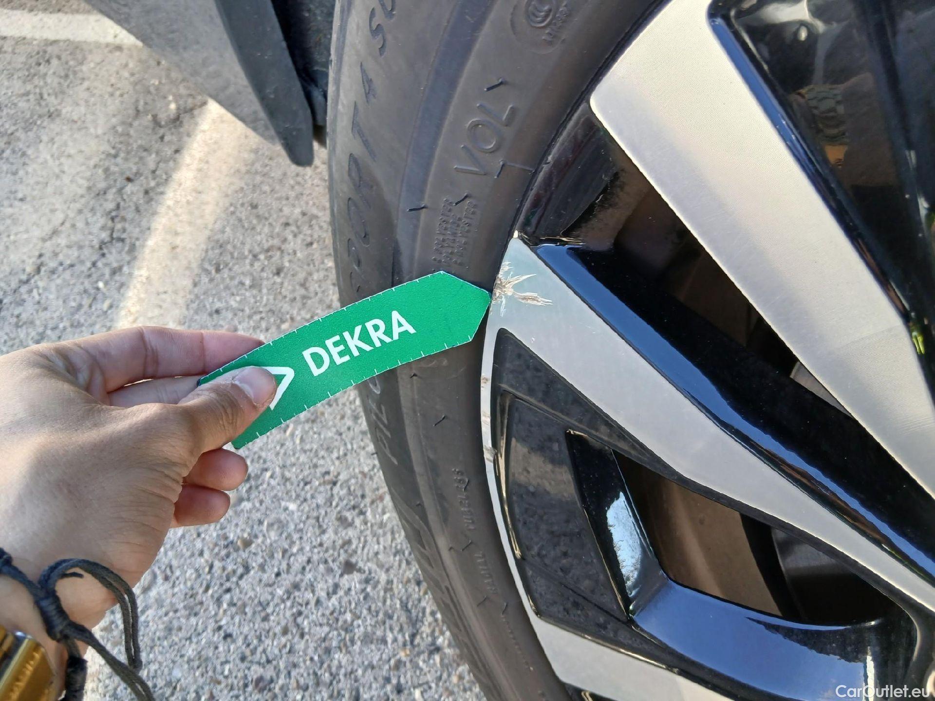  Volvo  XC60 VOLVO  / 2017 / 5P / todoterreno 2.0 T6 AWD Recharge R-Design Exp Auto #12