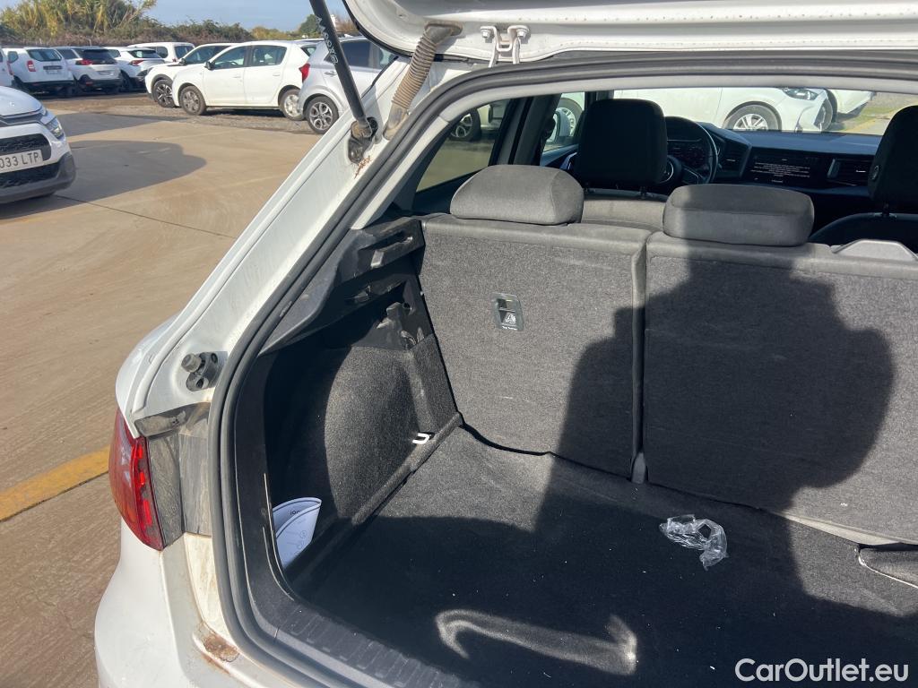  Audi  A1 Sportback AUDI A1 / 2018 / 5P / berlina con portón Sportback Advanced 30 TFSI 81kW (110CV) #1