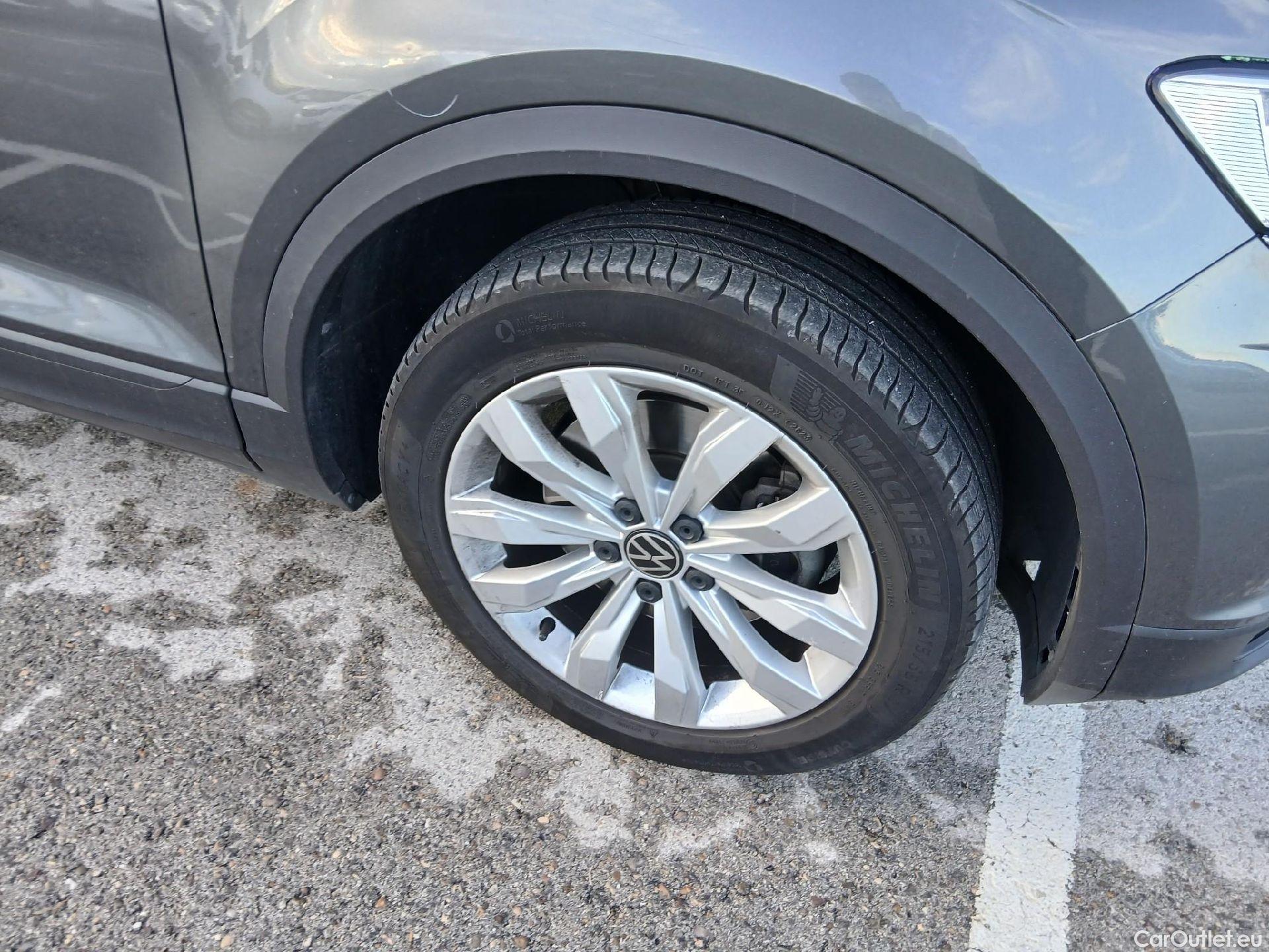  Volkswagen  T-ROC VOLKSWAGEN  / 2017 / 5P / todoterreno Advance 2.0 TDI 110kW (150CV) DSG (AC2) #30