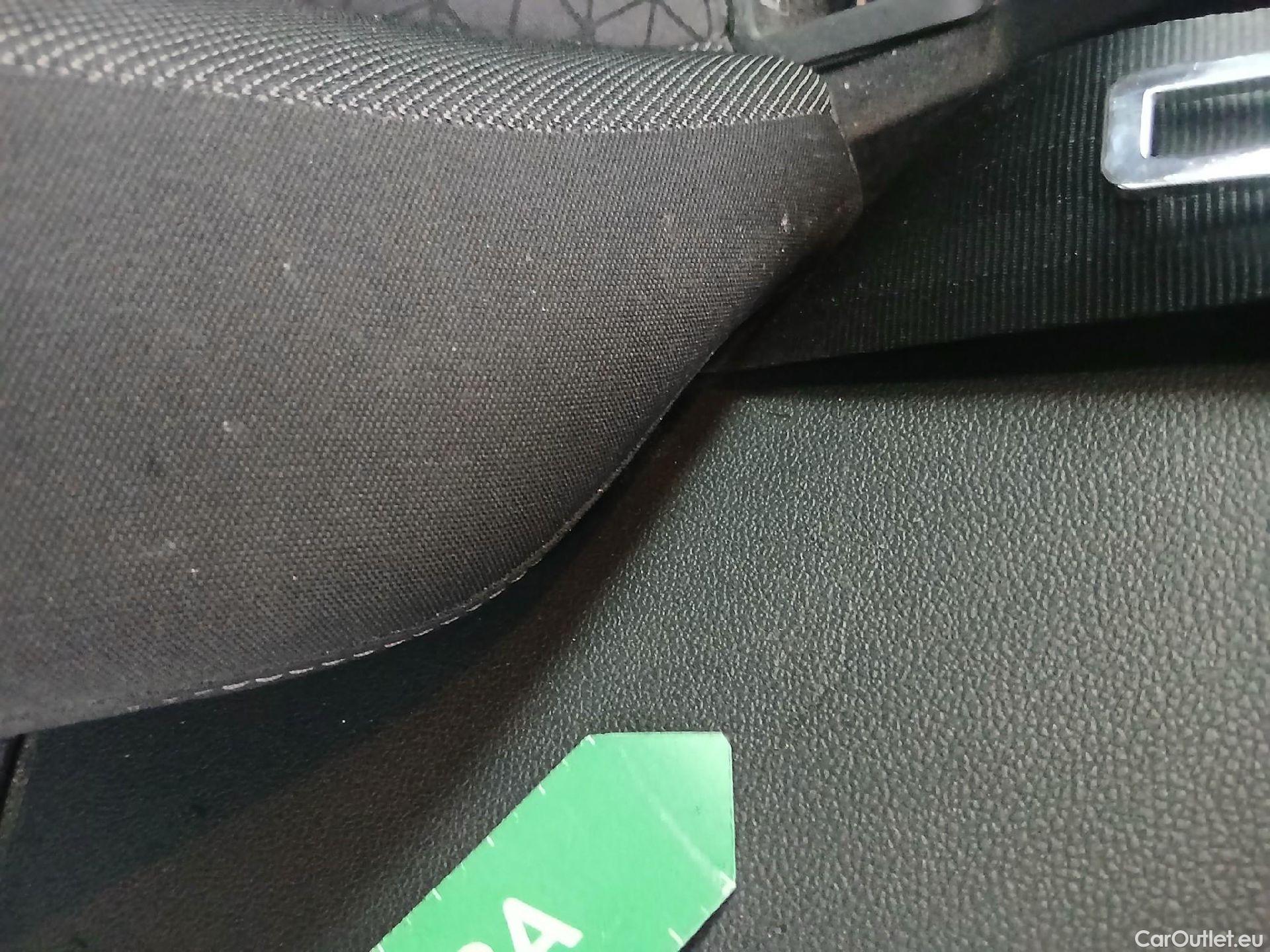  Volkswagen  T-CROSS VOLKSWAGEN  / 2018 / 5P / todoterreno Advance 1.0 TSI 85kW (115CV) DSG (AC) #47