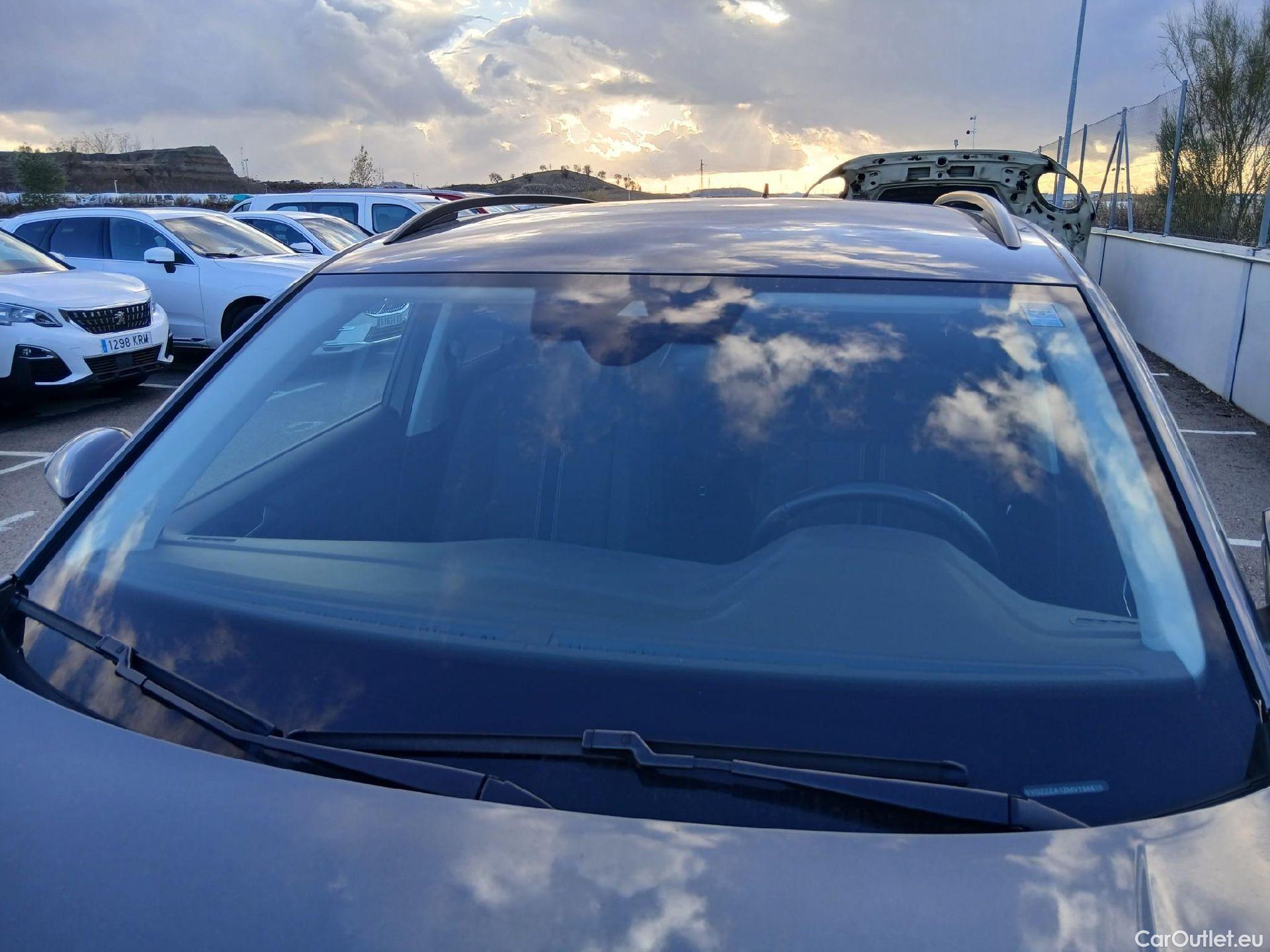  Volkswagen  T-ROC VOLKSWAGEN  / 2017 / 5P / todoterreno Advance 2.0 TDI 110kW (150CV) DSG (AC2) #2