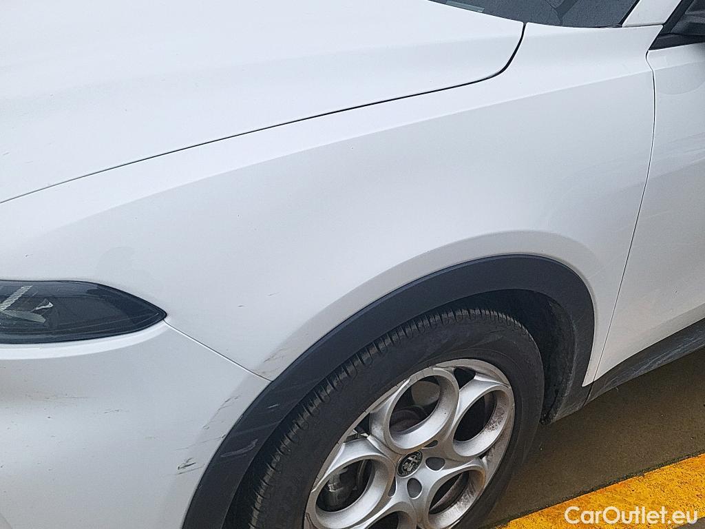  Alfa Romeo  TONALE Alfa Romeo  / 2022 / 5P / todoterreno 1.5 MHEV GASOLINA 130 CV SPRINT FWD #3