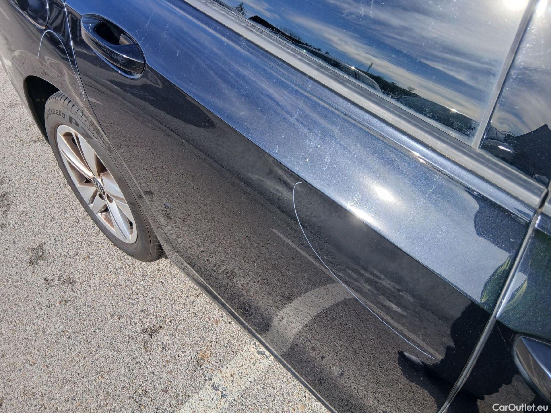  Volkswagen  Golf  VOLKSWAGEN / 2020 / 5P / familiar Life 2.0 TDI 85kW (115CV) Variant #30