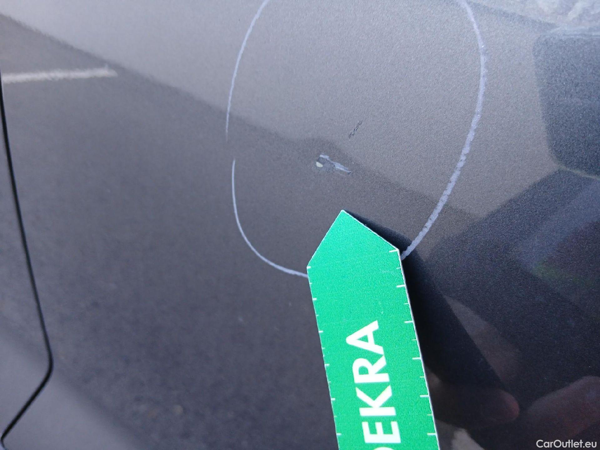  Volkswagen  T-ROC VOLKSWAGEN  / 2017 / 5P / todoterreno Advance 2.0 TDI 110kW (150CV) DSG (AC2) #12