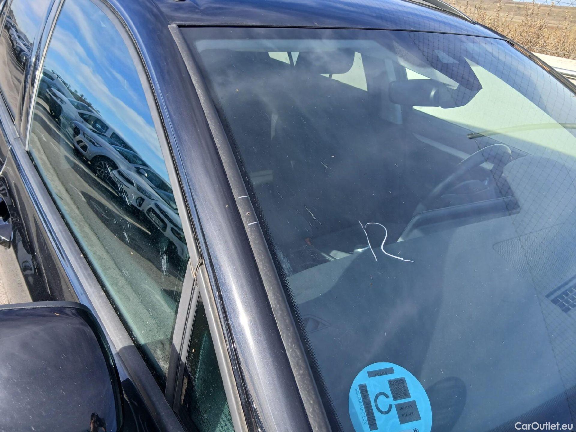  Volkswagen  Golf  VOLKSWAGEN / 2020 / 5P / familiar Life 2.0 TDI 85kW (115CV) Variant #13