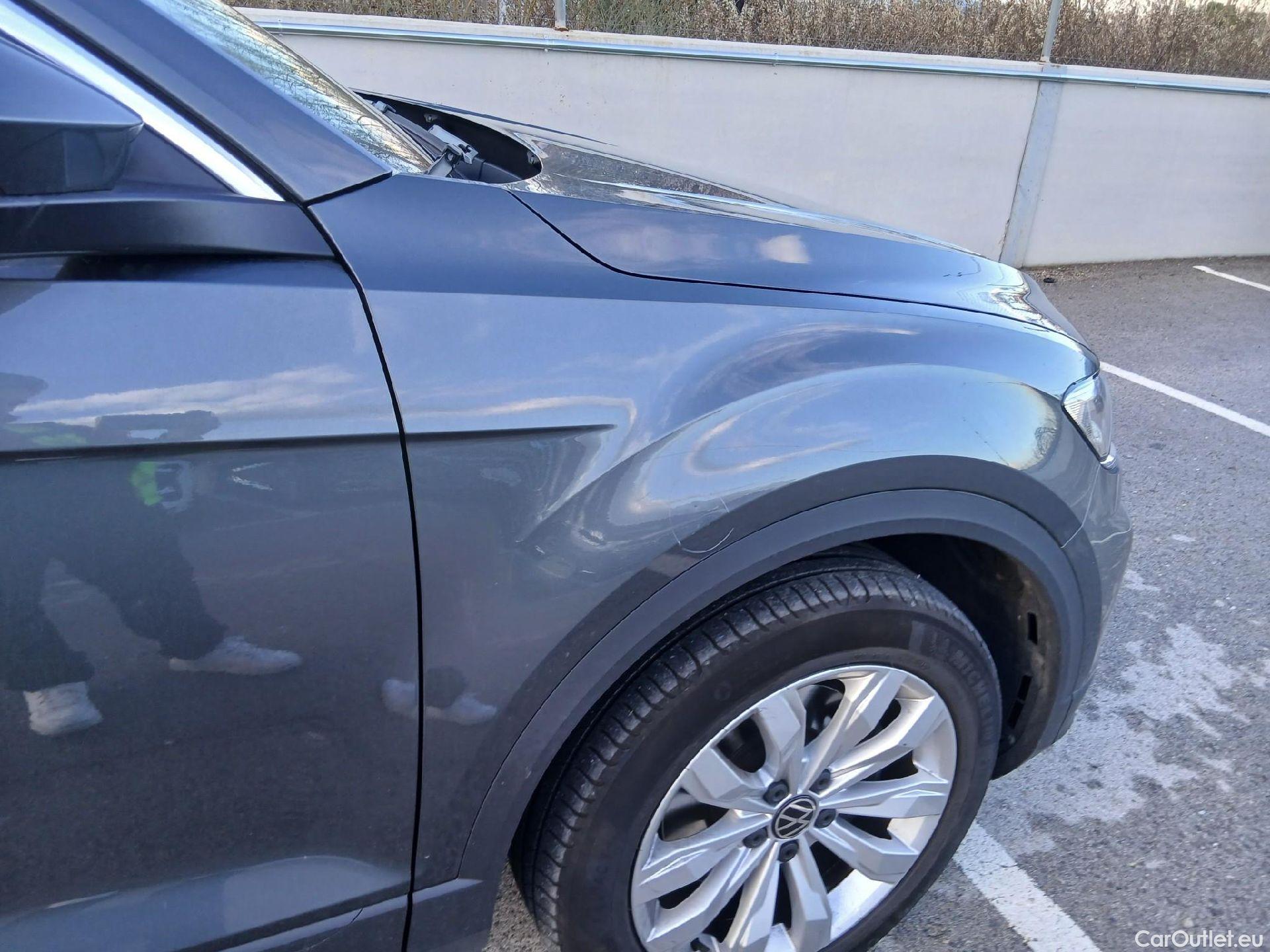  Volkswagen  T-ROC VOLKSWAGEN  / 2017 / 5P / todoterreno Advance 2.0 TDI 110kW (150CV) DSG (AC2) #27