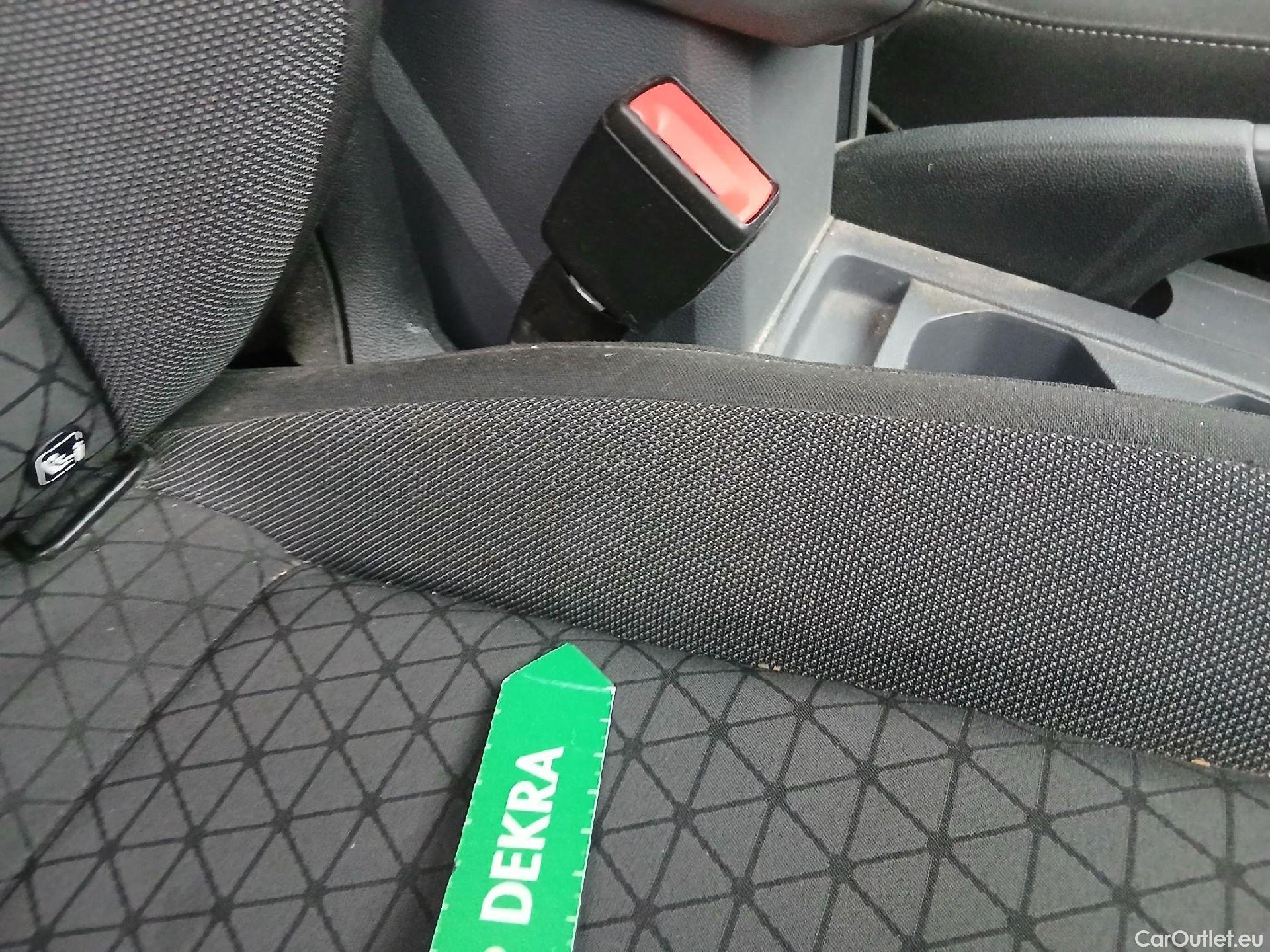  Volkswagen  T-CROSS VOLKSWAGEN  / 2018 / 5P / todoterreno Advance 1.0 TSI 85kW (115CV) DSG (AC) #32