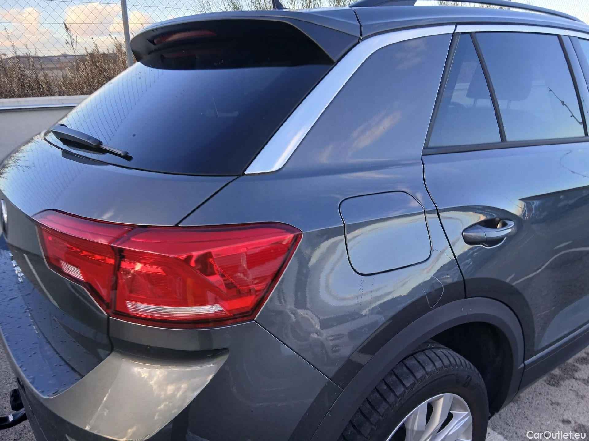  Volkswagen  T-ROC VOLKSWAGEN  / 2017 / 5P / todoterreno Advance 2.0 TDI 110kW (150CV) DSG (AC2) #23