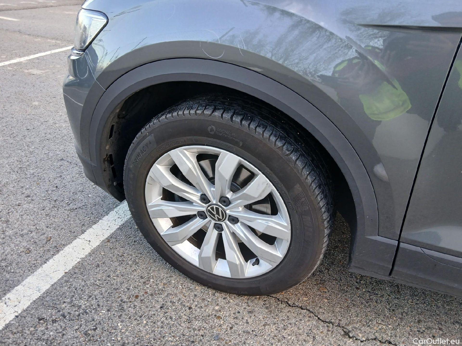  Volkswagen  T-ROC VOLKSWAGEN  / 2017 / 5P / todoterreno Advance 2.0 TDI 110kW (150CV) DSG (AC2) #7