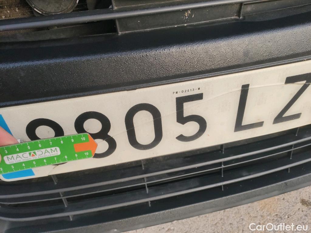  Toyota  Yaris TOYOTA  / 2020 / 5P / berlina con portón 1.5 120H Business Plus #38