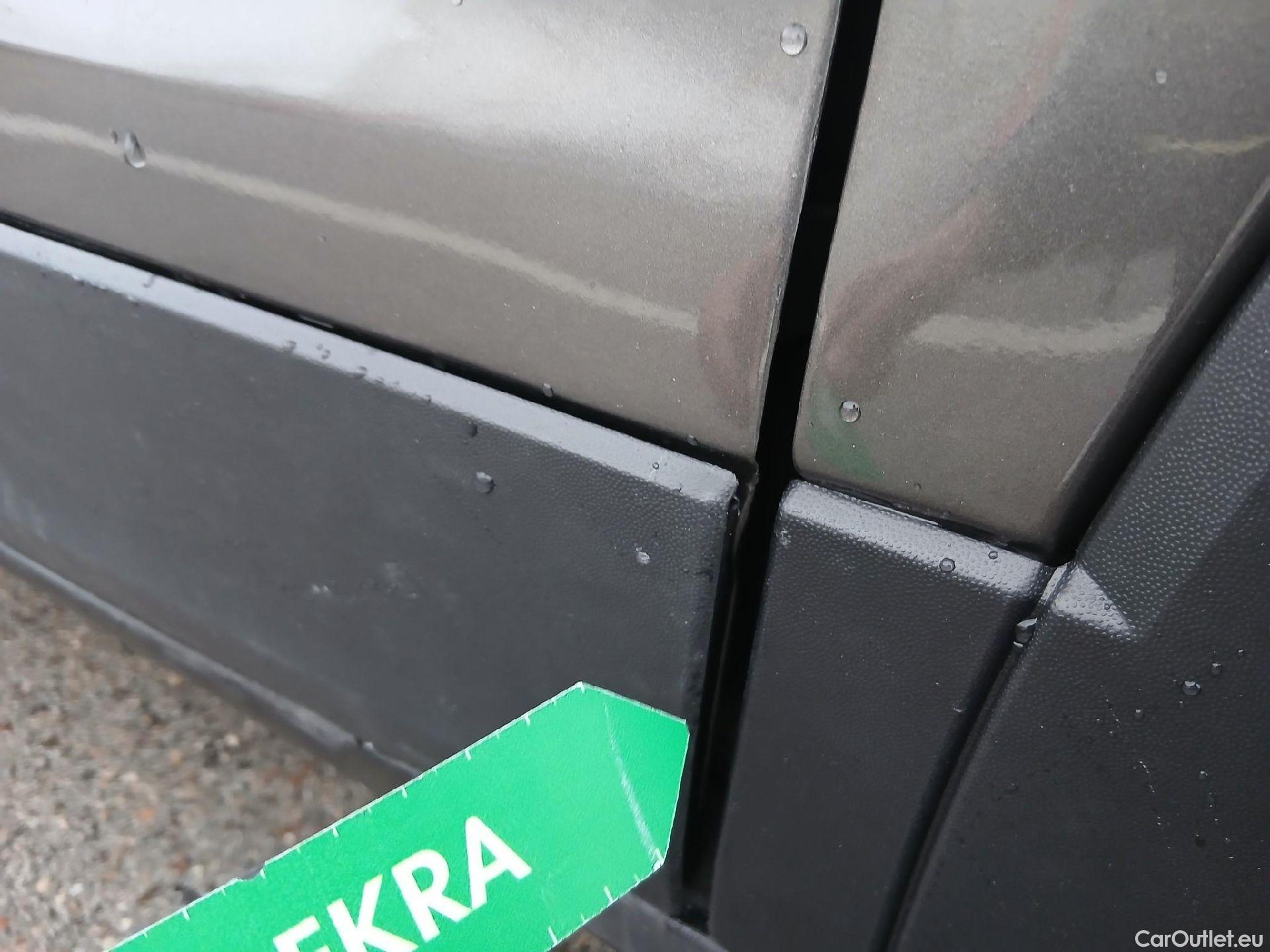  Volkswagen  T-CROSS VOLKSWAGEN  / 2018 / 5P / todoterreno Advance 1.0 TSI 85kW (115CV) DSG (AC) #22