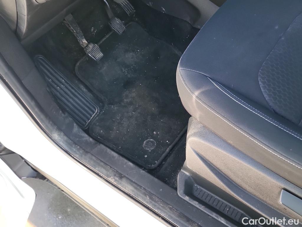  Ford  Kuga FORD  / 2016 / 5P / todoterreno 1.5 EcoBoost 88kW 4x2 Trend+ (CX) #12