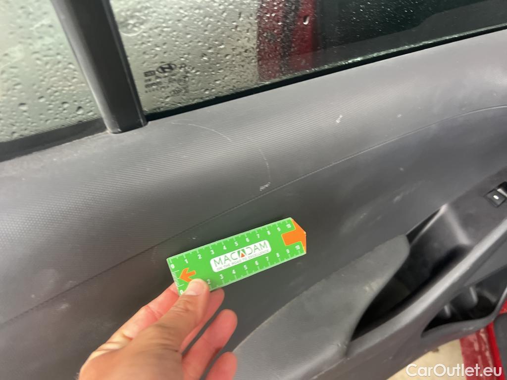  Hyundai   Ioniq HYUNDAI / 2016 / 5P / berlina con portón 1.6 GDI HEV Klass DT #16