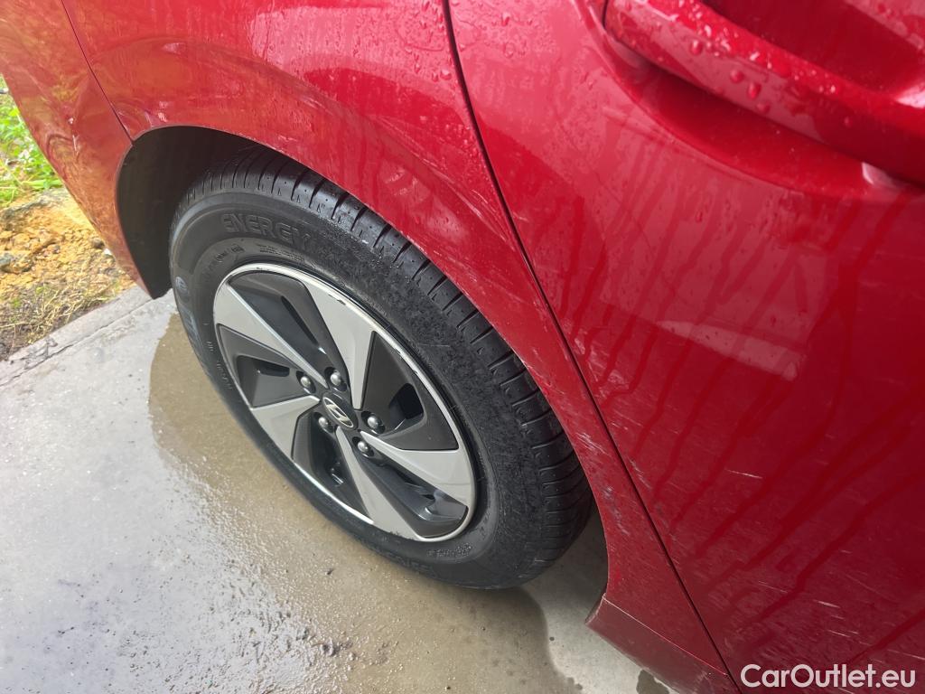  Hyundai   Ioniq HYUNDAI / 2016 / 5P / berlina con portón 1.6 GDI HEV Klass DT #5