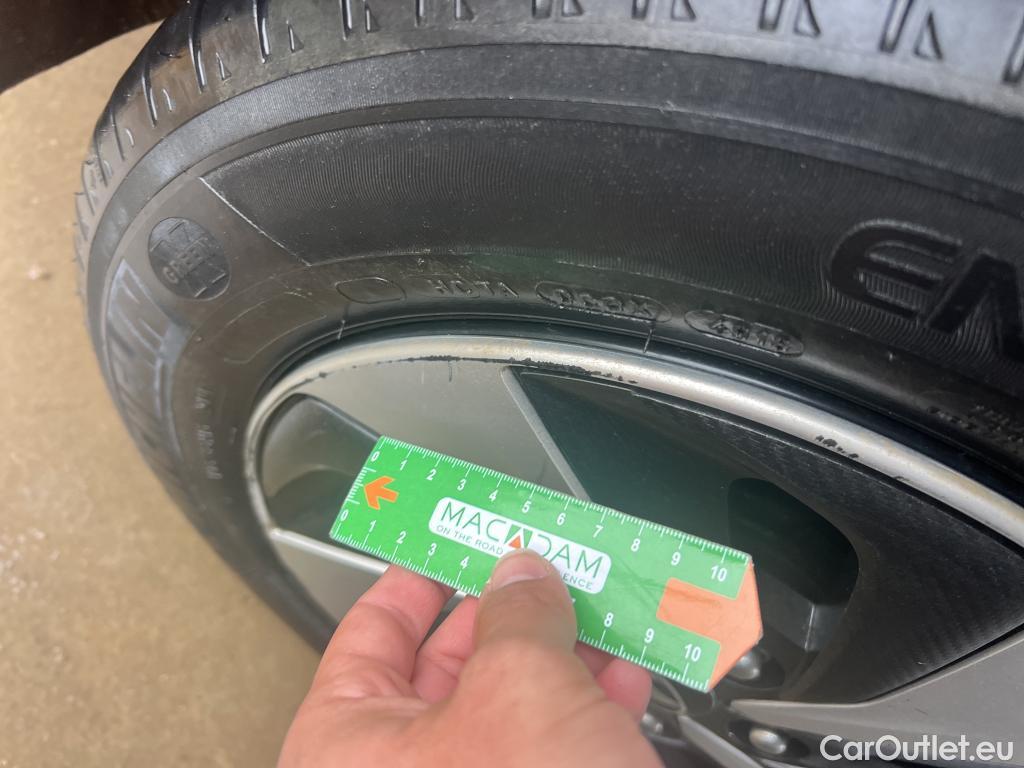  Hyundai   Ioniq HYUNDAI / 2016 / 5P / berlina con portón 1.6 GDI HEV Klass DT #25