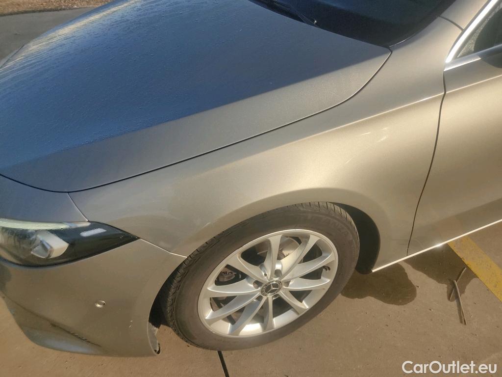  Mercedes  A-Klasse MERCEDES-BENZ Clase A / 2018 / 5P / berlina con portón A 180 d #14