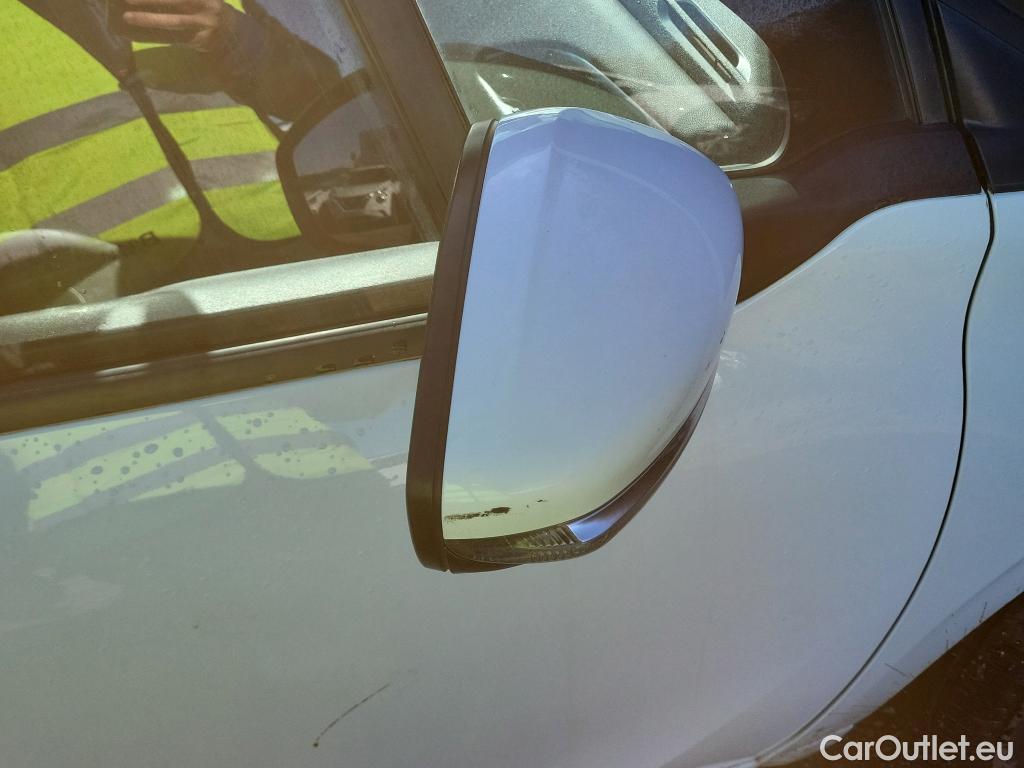  Peugeot  208 PEUGEOT  / 2019 / 5P / berlina con portón BlueHDi 73kW (100CV) Active #34