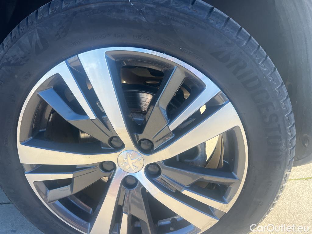  Peugeot  3008 PEUGEOT  / 2020 / 5P / todoterreno 1.5 BlueHDi 96kW S&S Allure Pack EAT8 #3