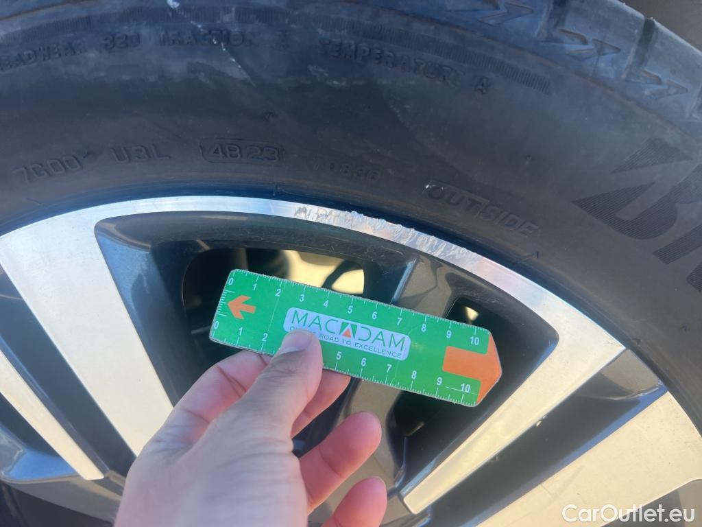  Peugeot  3008 PEUGEOT  / 2020 / 5P / todoterreno 1.5 BlueHDi 96kW S&S Allure Pack EAT8 #4