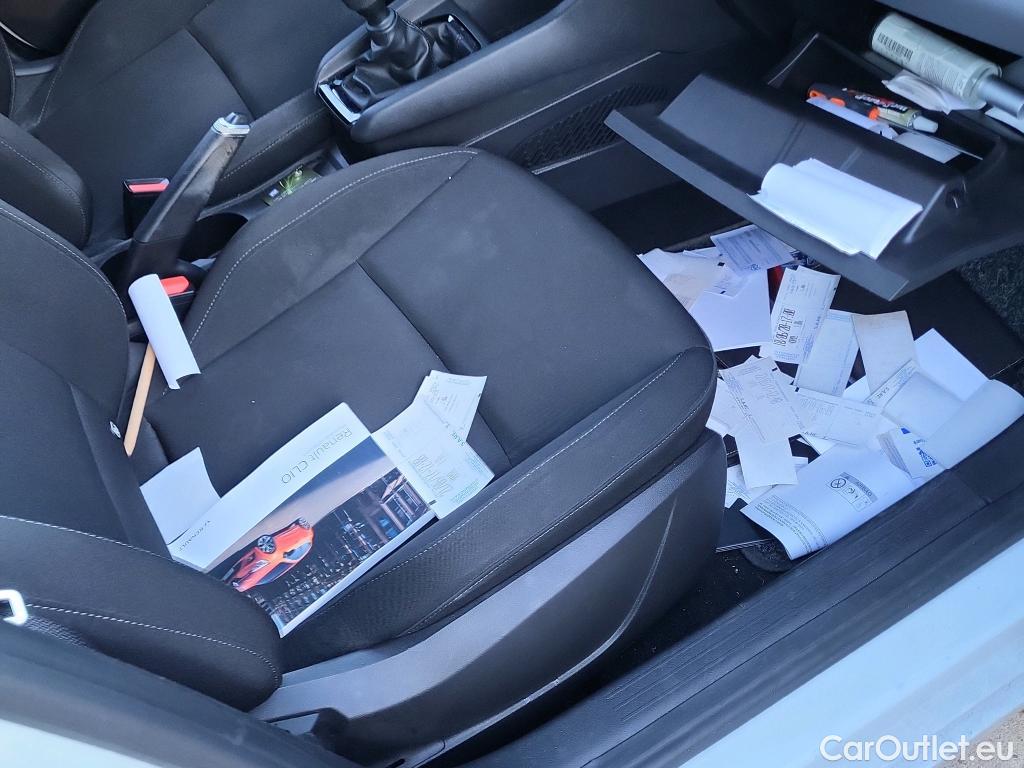  Renault  Clio RENAULT  / 2019 / 5P / berlina con portón Life SCe 49 kW (67CV) #23